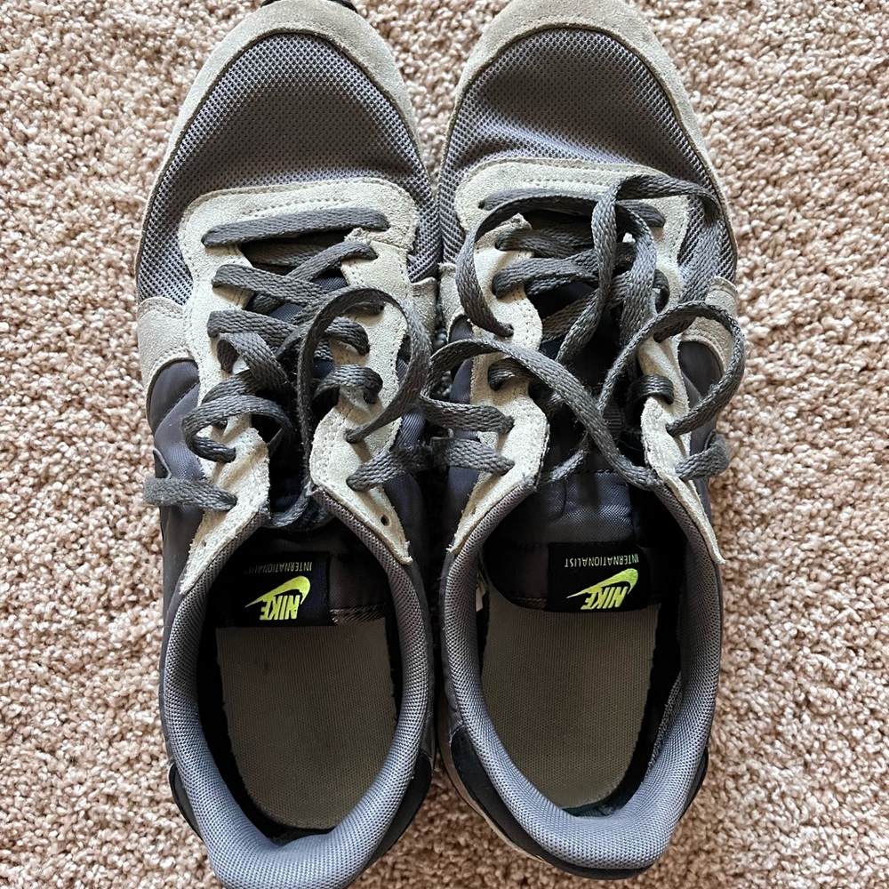 Men’s Nike shoes